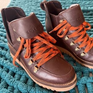 COLE HAAN GRANDEXPLORE WATERPROOF HIKING BOOT W/ WEDGE SIZE 6B